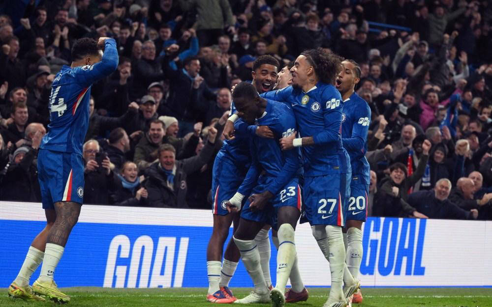 罗体：那不勒斯暂停引进左边锋，搁置了对斯特林和格10的联系（罗体：那不勒斯暂时叫停左边锋引援，已搁置与斯特林、格10的接触）