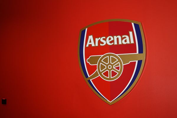 足协杯决赛火爆，观众超3.5万，票房破700万（足协杯决赛热度飙升：3.5万观众到场，票房突破700万）