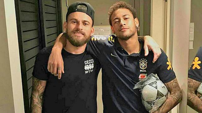 足球足球天才少年迎来国家队首秀，全场最佳（足坛天才少年国家队处子秀，荣膺全场最佳）