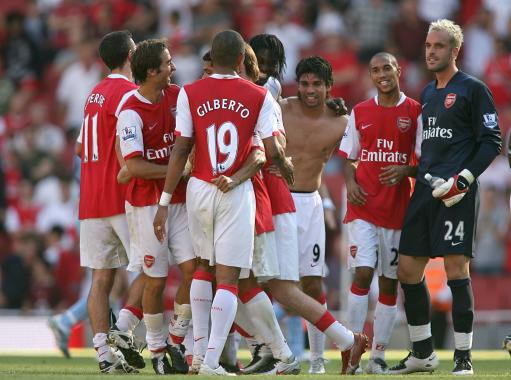 深圳队艰难逼平强敌（深圳队苦战战平劲旅）