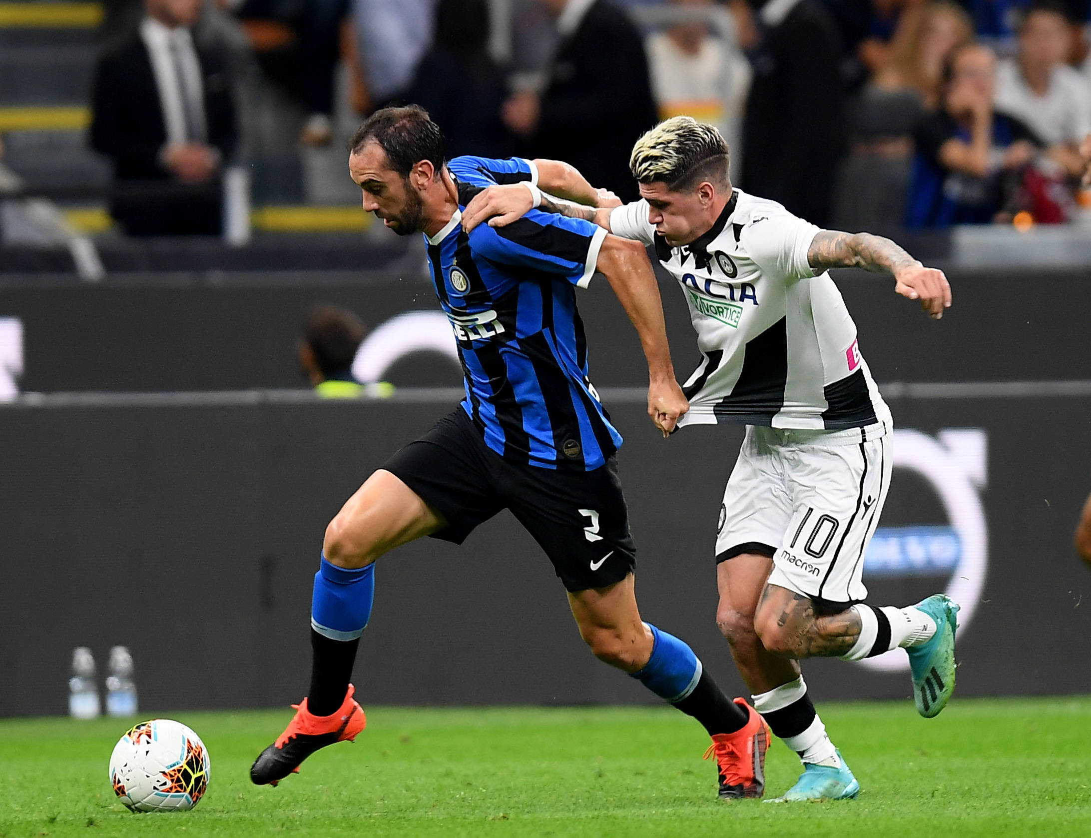 泽林斯基：之前不了解凯拉特；我们需要踢出认真且专注的比赛（泽林斯基：此前对凯拉特了解不多，但我们必须打出专注而严谨的比赛）