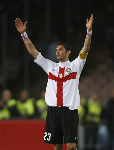 意杯前瞻：国米战威尼斯开启杯赛，密集赛程下蓝黑军战意成疑（意杯前瞻：国米对阵威尼斯打响征途，密集赛程下蓝黑战意存疑）