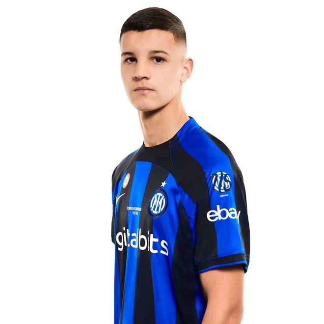 官方：葡萄牙主帅马丁内斯当选加泰罗尼亚足协年度最佳教练（加泰罗尼亚足协官宣：葡萄牙主帅马丁内斯荣膺年度最佳教练）