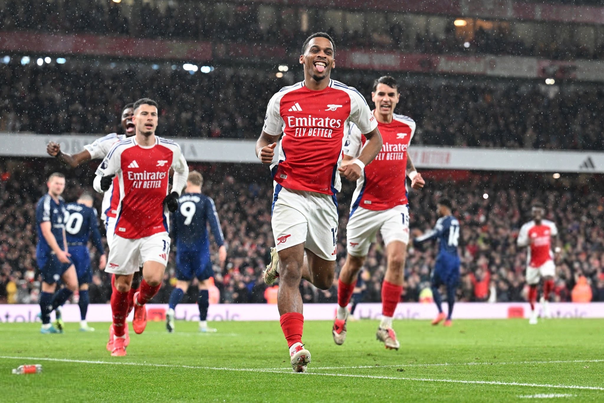 曼联红魔主场零封狼队（曼联主场完封狼队）