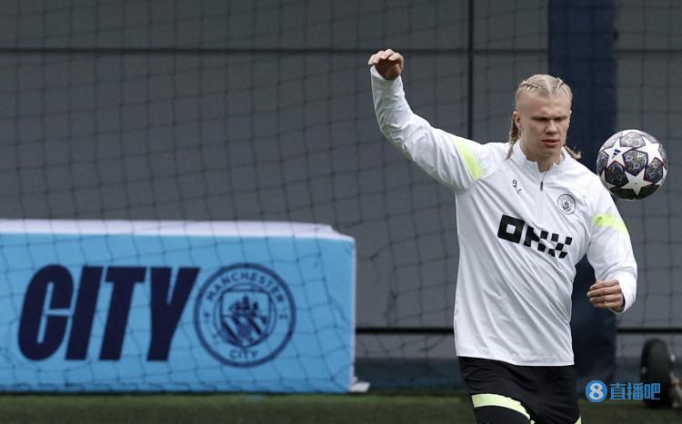 加比亚抱怨对手拖延时间，主裁：补时给了，你们想要15分钟吗（加比亚不满对手拖延，主裁回应：补时已给，还想要15分钟？）